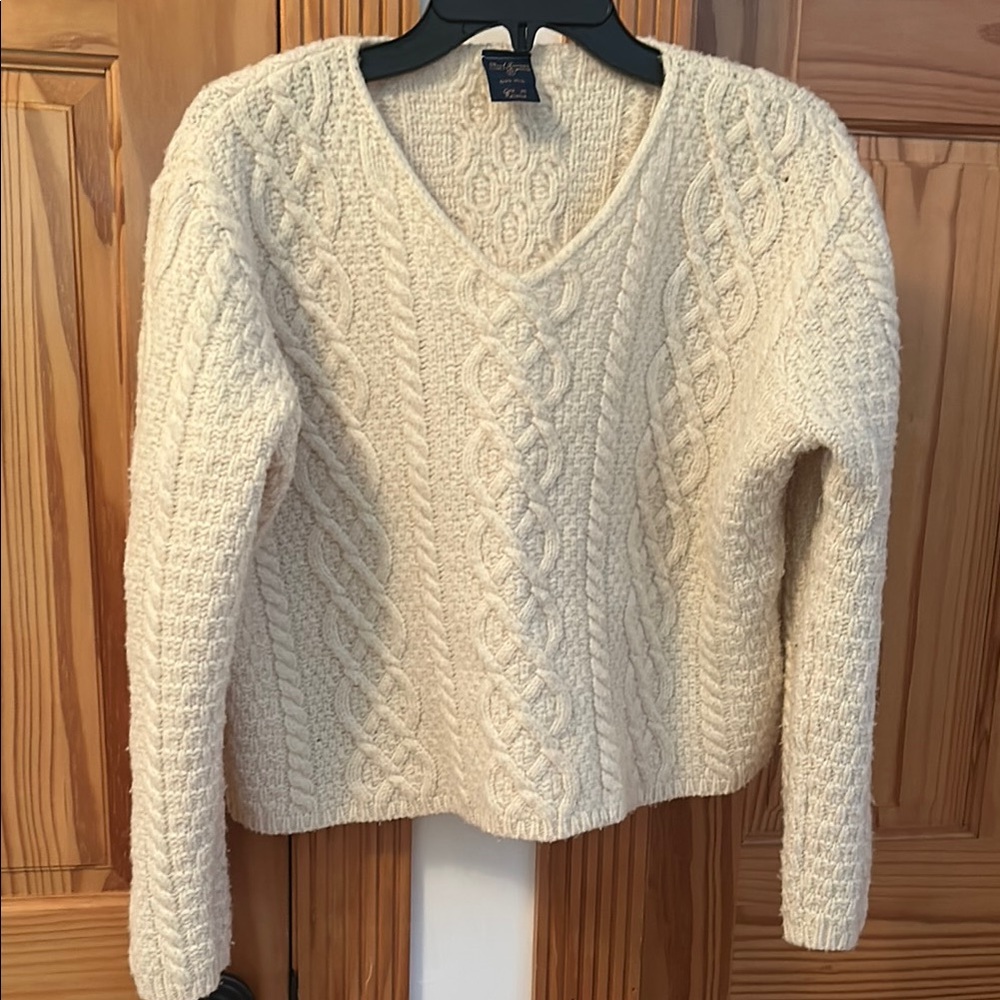 Paul James Cream V-Neck Cable Knit Sweater size m